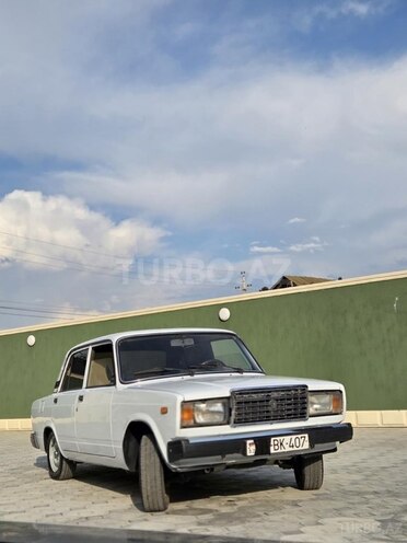 LADA (VAZ) 2107-2