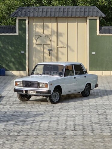 LADA (VAZ) 2107-1