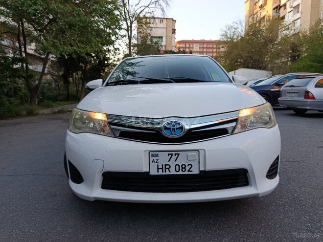 Toyota Corolla Axio-1