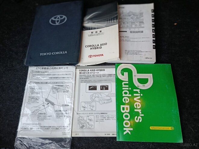 Toyota Corolla Axio-11
