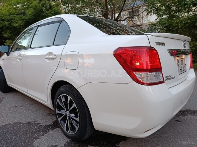 Toyota Corolla Axio-15