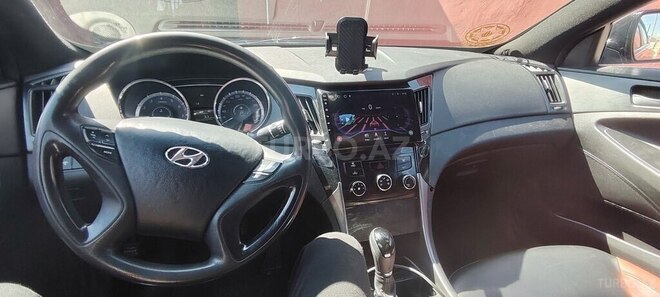 Hyundai Sonata-8