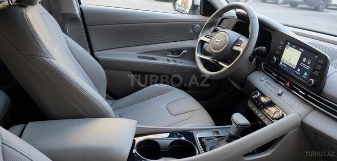 Hyundai Elantra-7