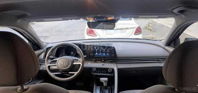 Hyundai Elantra-8