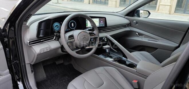 Hyundai Elantra-9