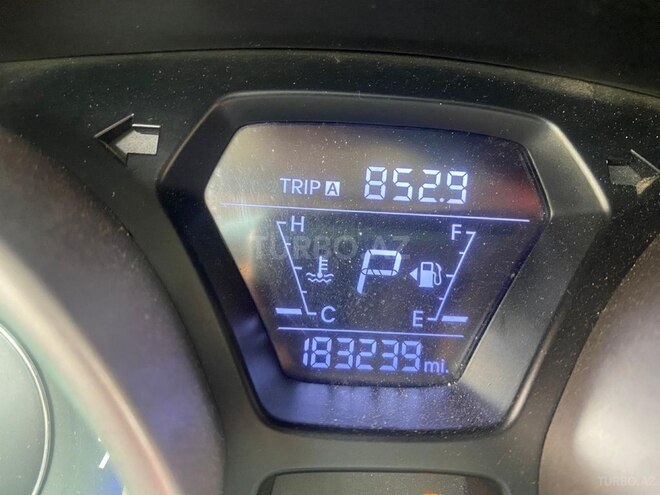 Hyundai Elantra-4