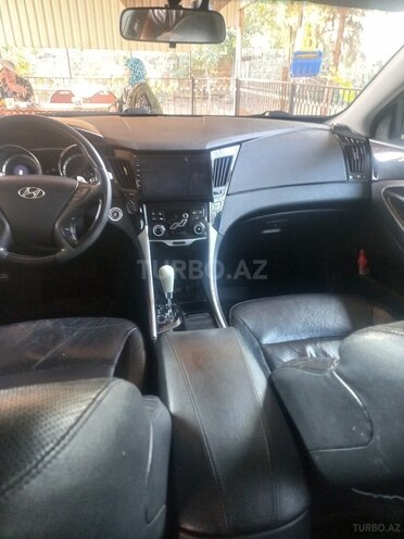 Hyundai Sonata-4