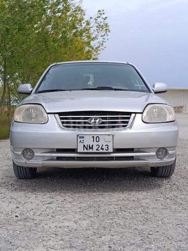 Hyundai Accent-1