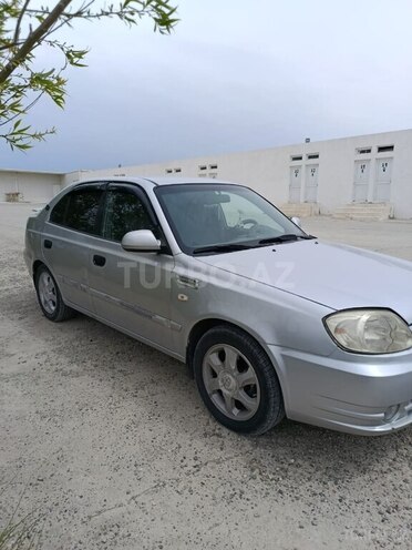 Hyundai Accent-6