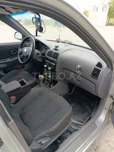 Hyundai Accent-12