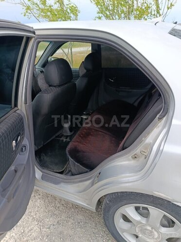 Hyundai Accent-11