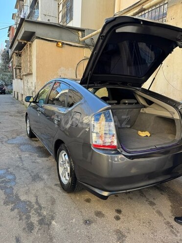 Toyota Prius-13