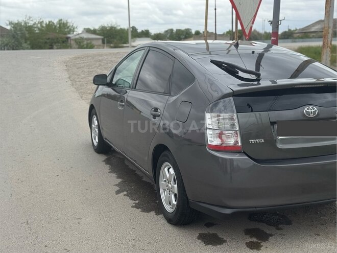 Toyota Prius-11