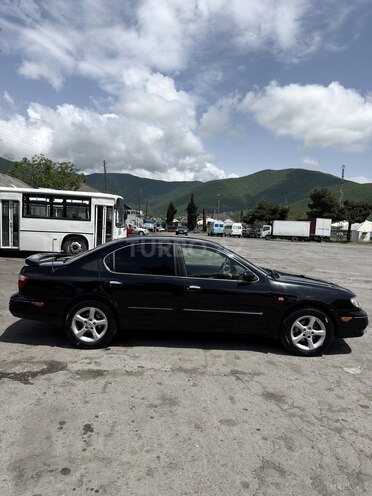 Nissan Maxima-5