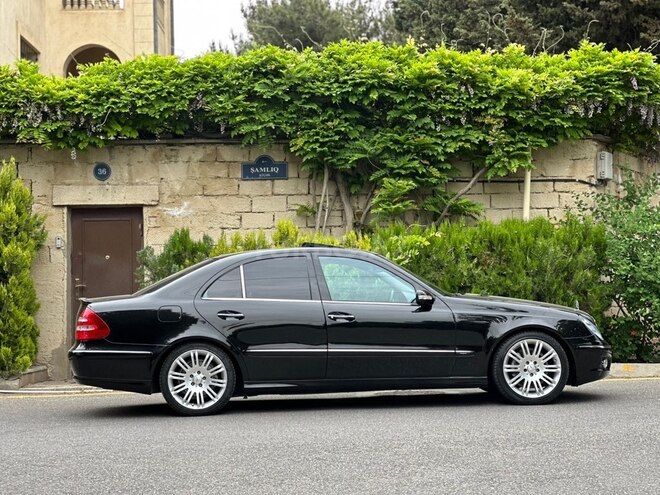 Mercedes E 240-5