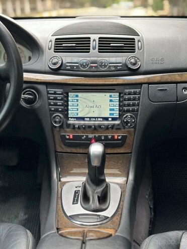 Mercedes E 240-12