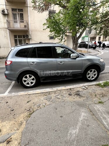 Hyundai Santa Fe-15