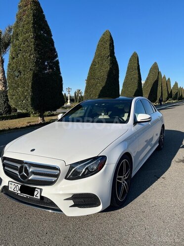 Mercedes E 300-9
