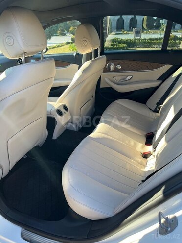 Mercedes E 300-7