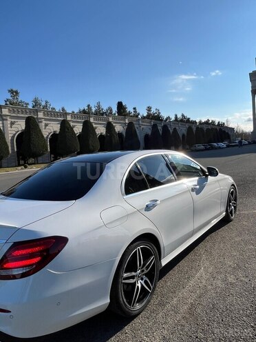 Mercedes E 300-8