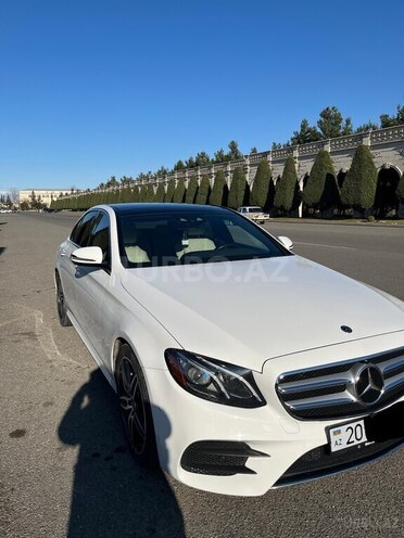 Mercedes E 300-18