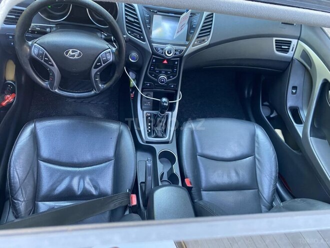 Hyundai Avante-16