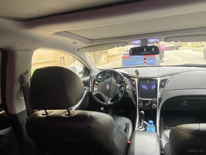 Hyundai Sonata-8
