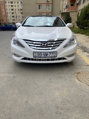 Hyundai Sonata-1