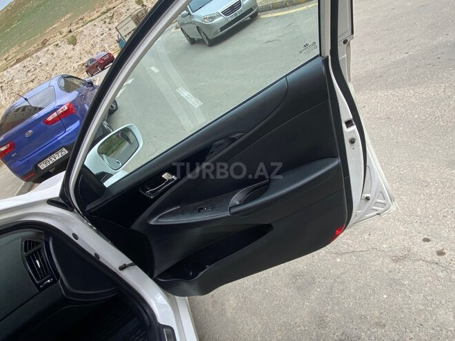 Hyundai Sonata-6