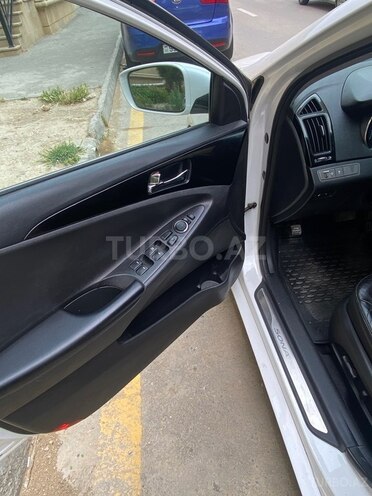 Hyundai Sonata-10