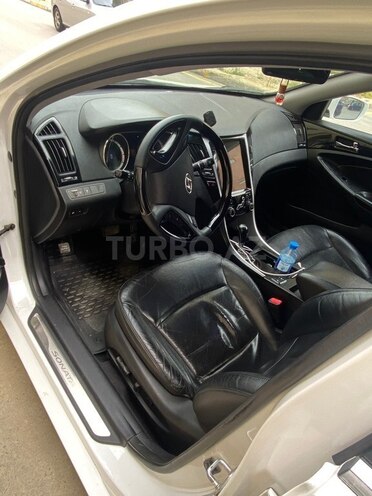 Hyundai Sonata-9