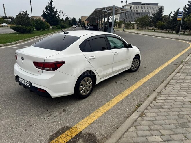 Kia Rio-5