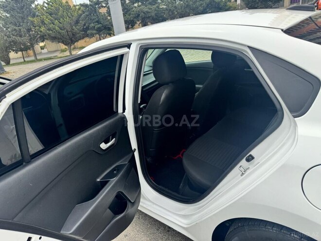 Kia Rio-15