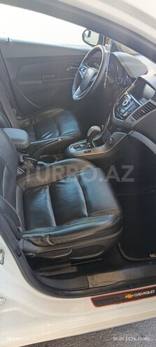 Chevrolet Cruze-12