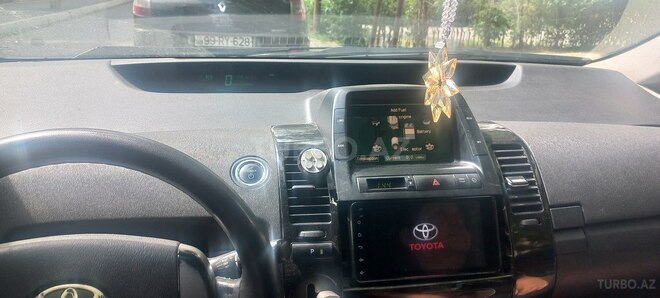 Toyota Prius-4