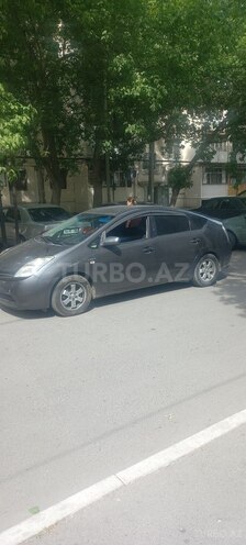 Toyota Prius-5