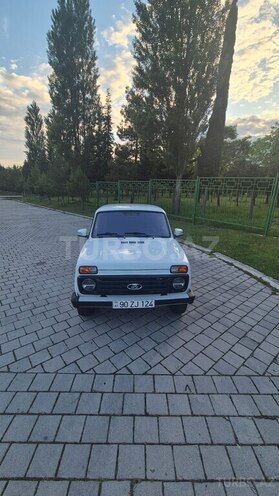 LADA (VAZ) Niva-11