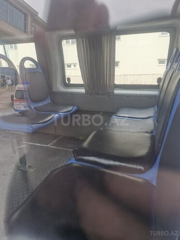 Ford Transit-6
