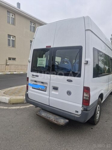 Ford Transit-5