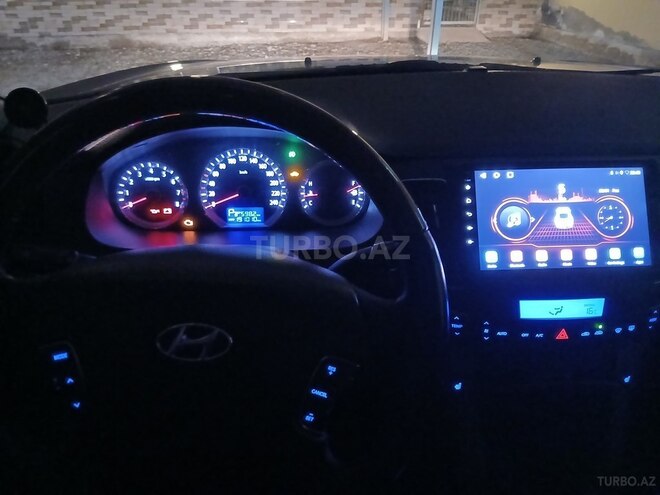 Hyundai Sonata-12