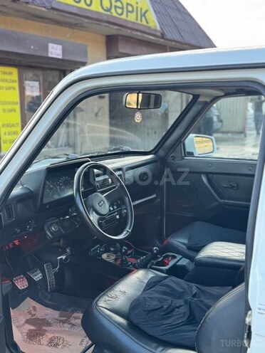 LADA (VAZ) Niva-6