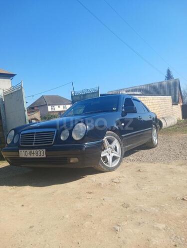Mercedes E 200-2