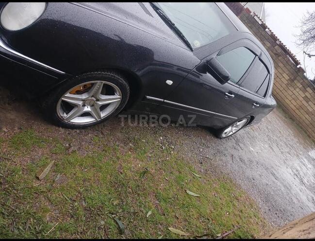 Mercedes E 200-4