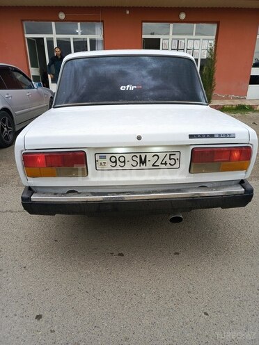 LADA (VAZ) 2107-2