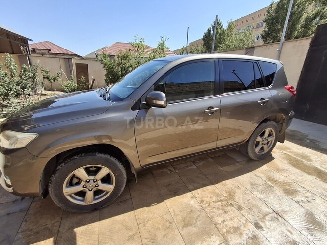 Toyota RAV4-5