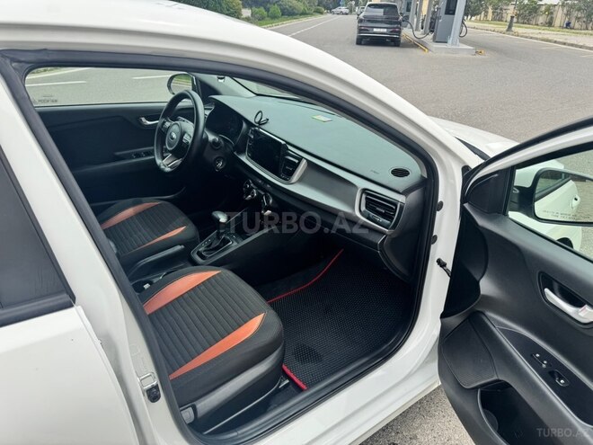 Kia Rio-12