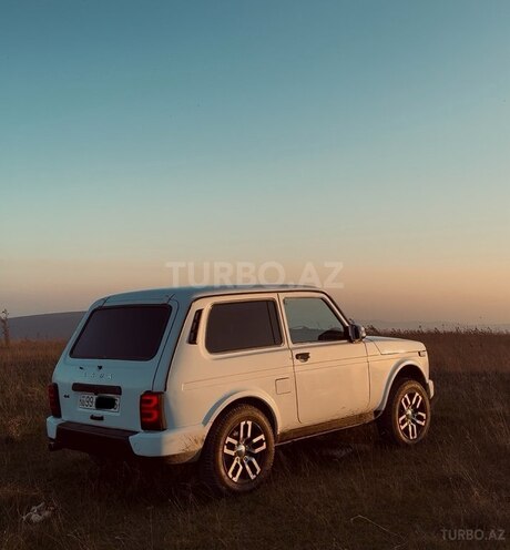 LADA (VAZ) Niva-11