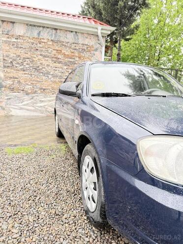 Hyundai Accent-3