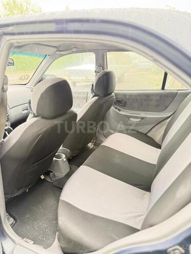 Hyundai Accent-6