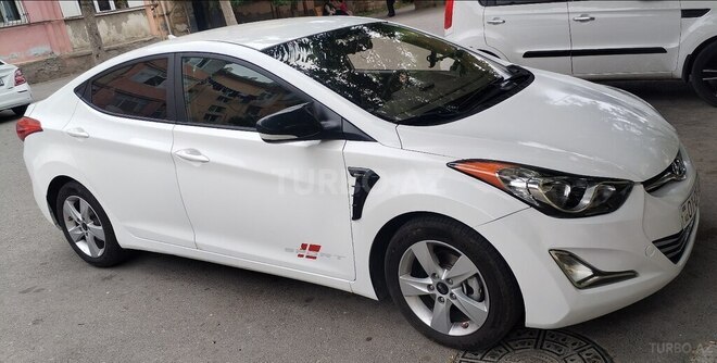 Hyundai Elantra-3
